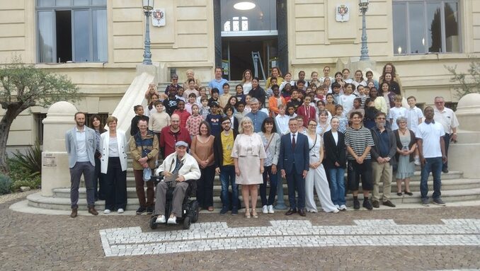 Les terminales du lycée Reffye sensibilisent au handicap.jpg